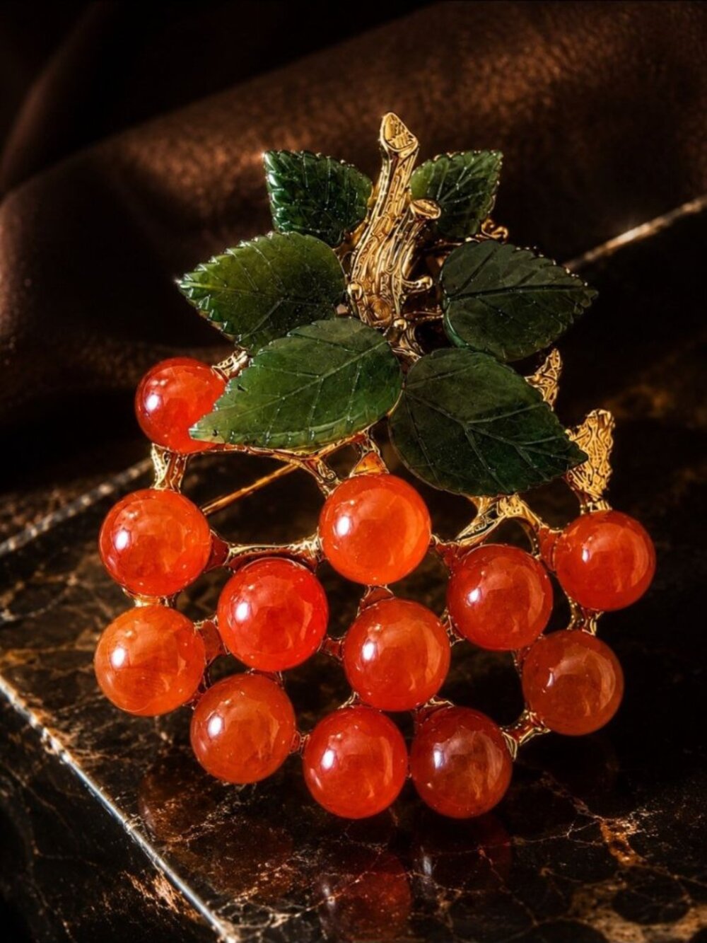 Vintage Swoboda Signed Jade Carnelian Grape Cluster Brooch Pin Gold Tone